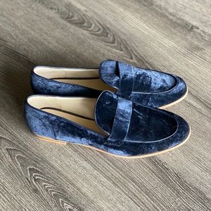 Zara Navy Blue Velvet Loafers Size 9–Used